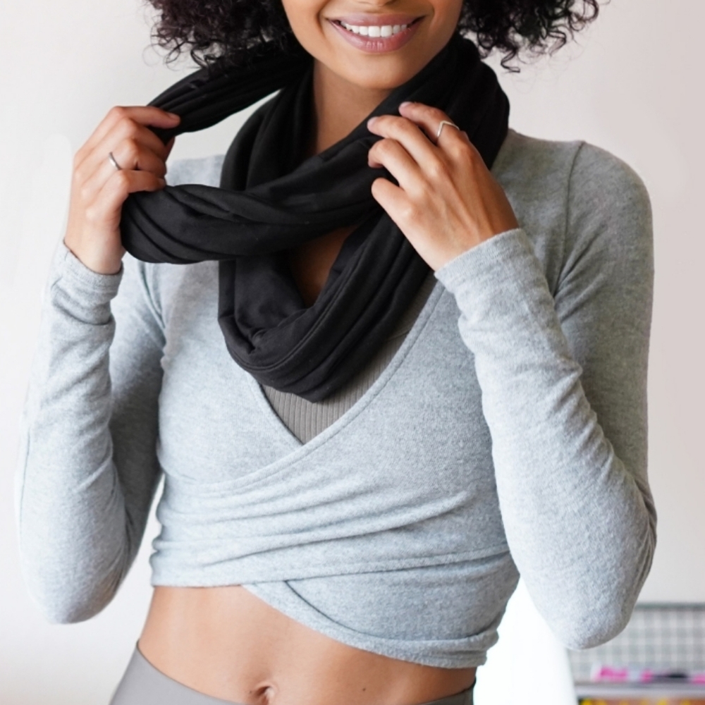 NEW Beyond Yoga Infinity Pocket Scarf